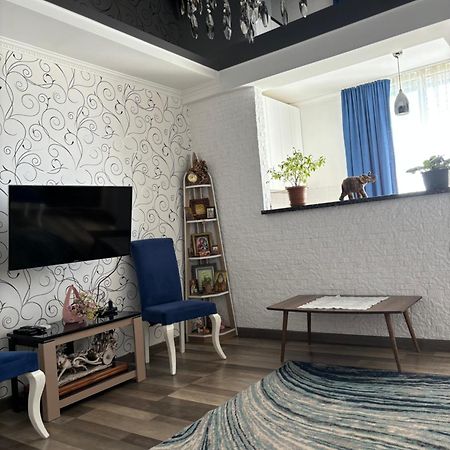 Bacho'S Apartment 科布列季 外观 照片